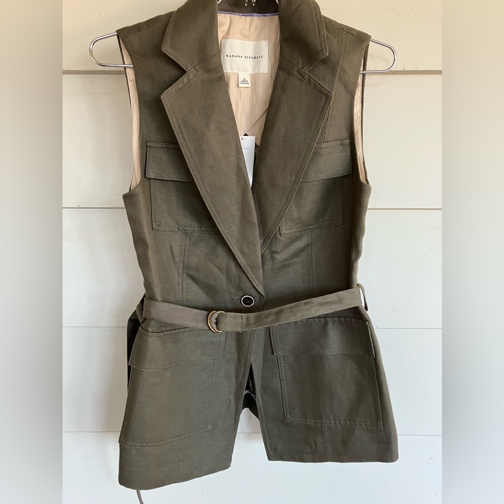 Banana Republic NWT Camouflage Vest